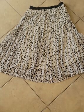 WD.NY Black and White Pleated Animal-Print Midi Skirt SZ L